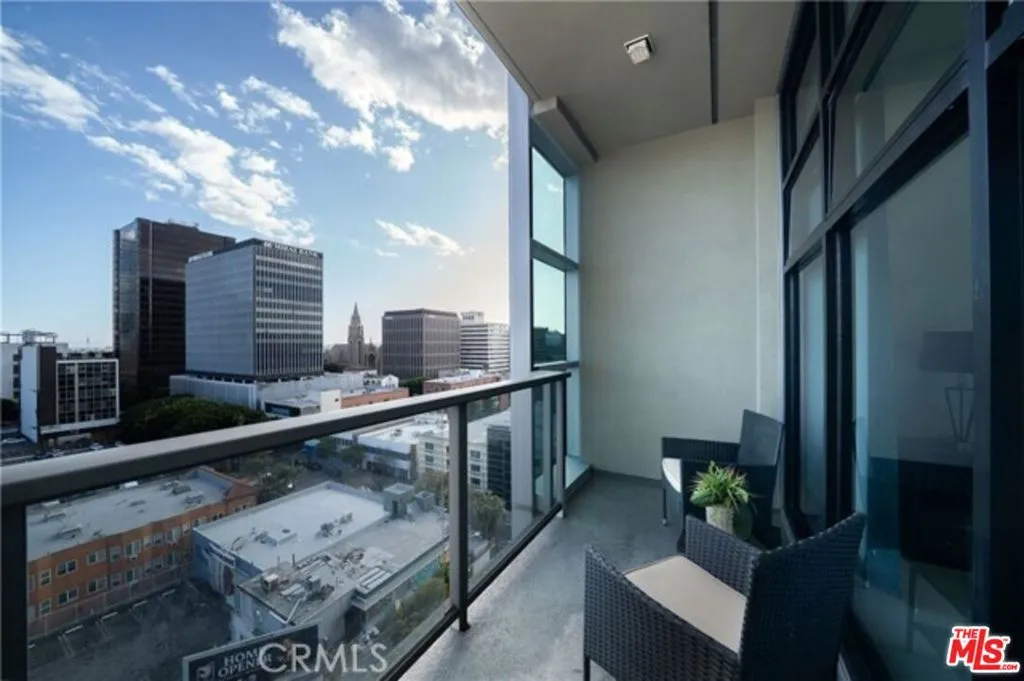 3223 W 6th Street 808, Los Angeles, California 90020 home-pic-26